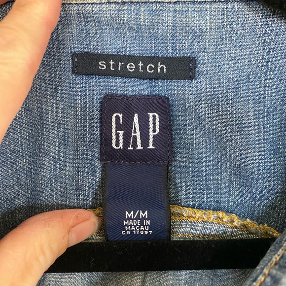GAP Ladies Jean Jacket - Picture 2 of 4